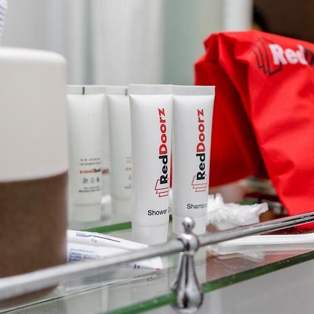 Reddoorz Plus @ Raya Sengkaling Malang Kültér fotó