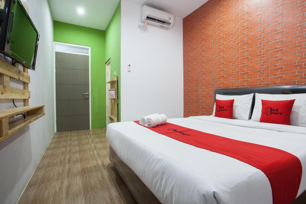 Reddoorz Plus @ Raya Sengkaling Malang Kültér fotó